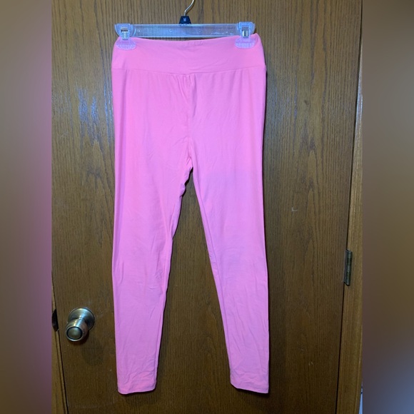 NWOT- LuLaRoe One Size Leggings- Solid Peachy Pink - Picture 1 of 7
